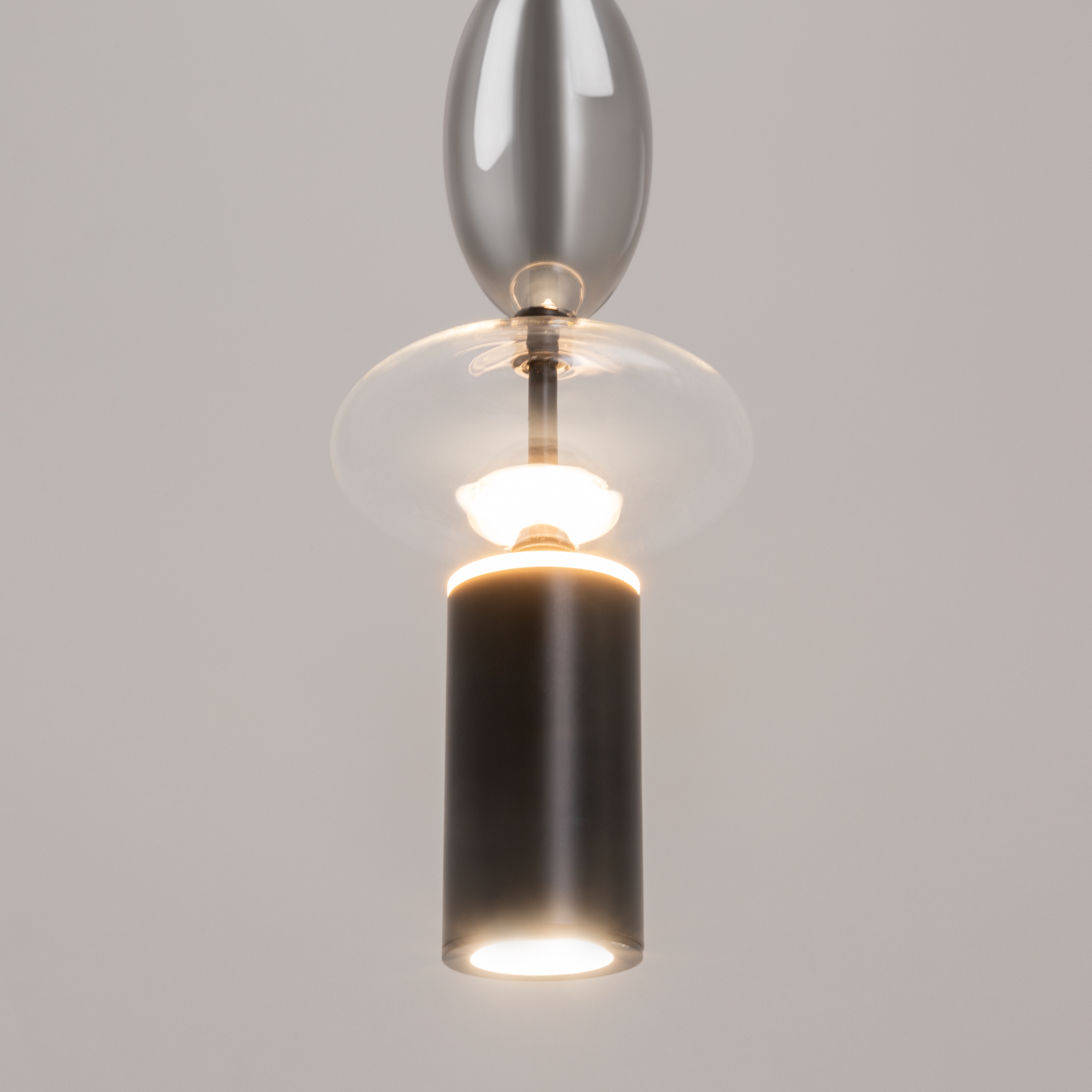 картинка Подвесной светильник Maytoni MOD071PL-L8B3K2 от магазина pro-decor.kz