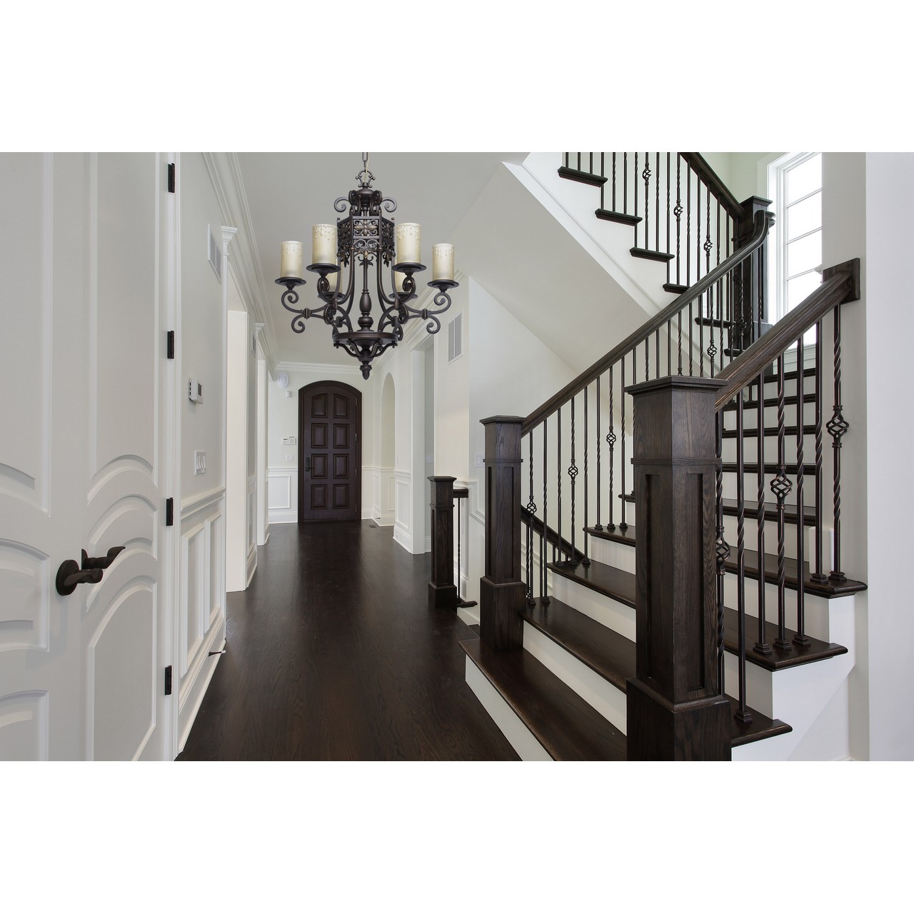 картинка Подвесная люстра Chiaro Айвенго 382011606 от магазина pro-decor.kz