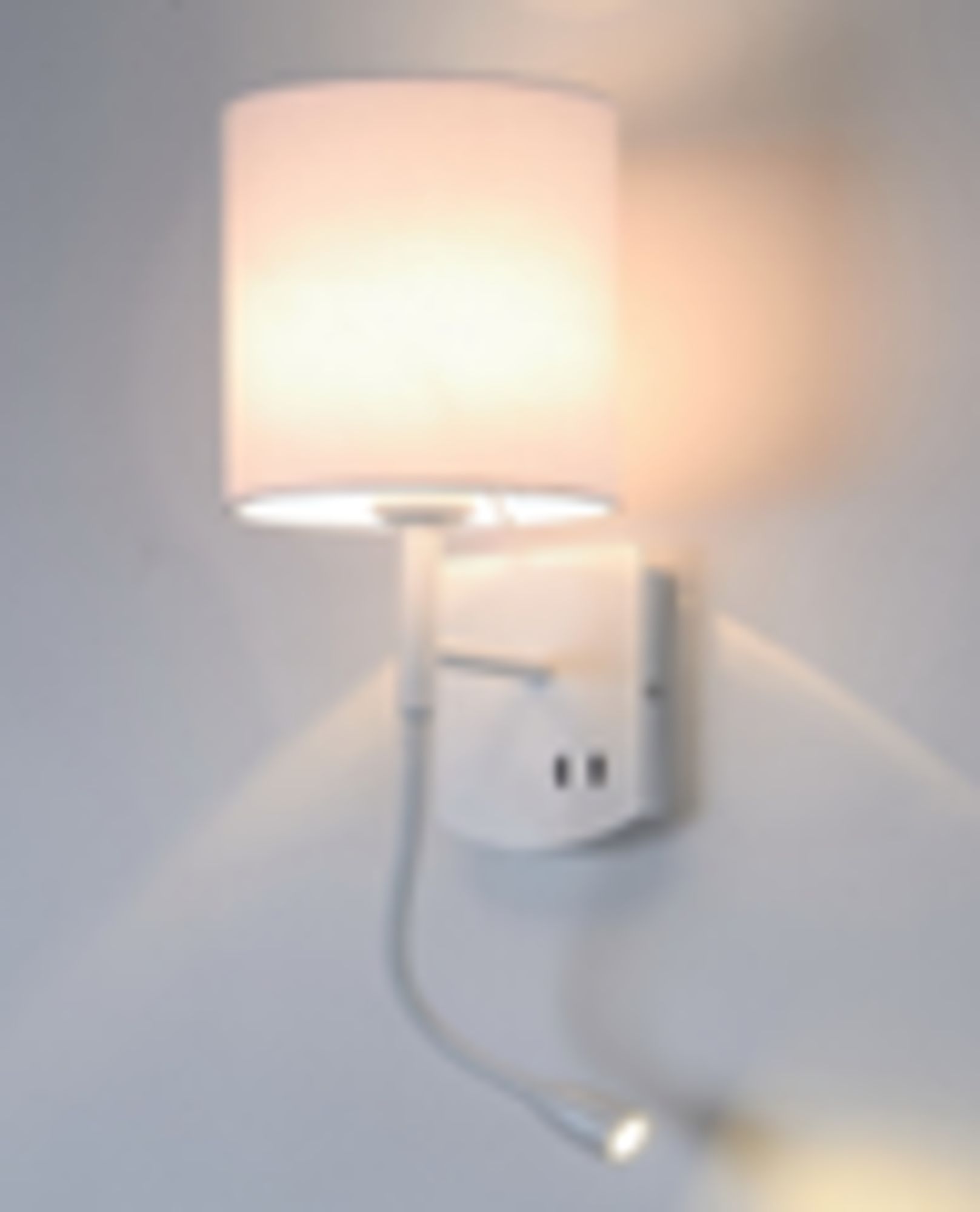 картинка Бра Maytoni Bergamo MOD617WL-01CH от магазина pro-decor.kz