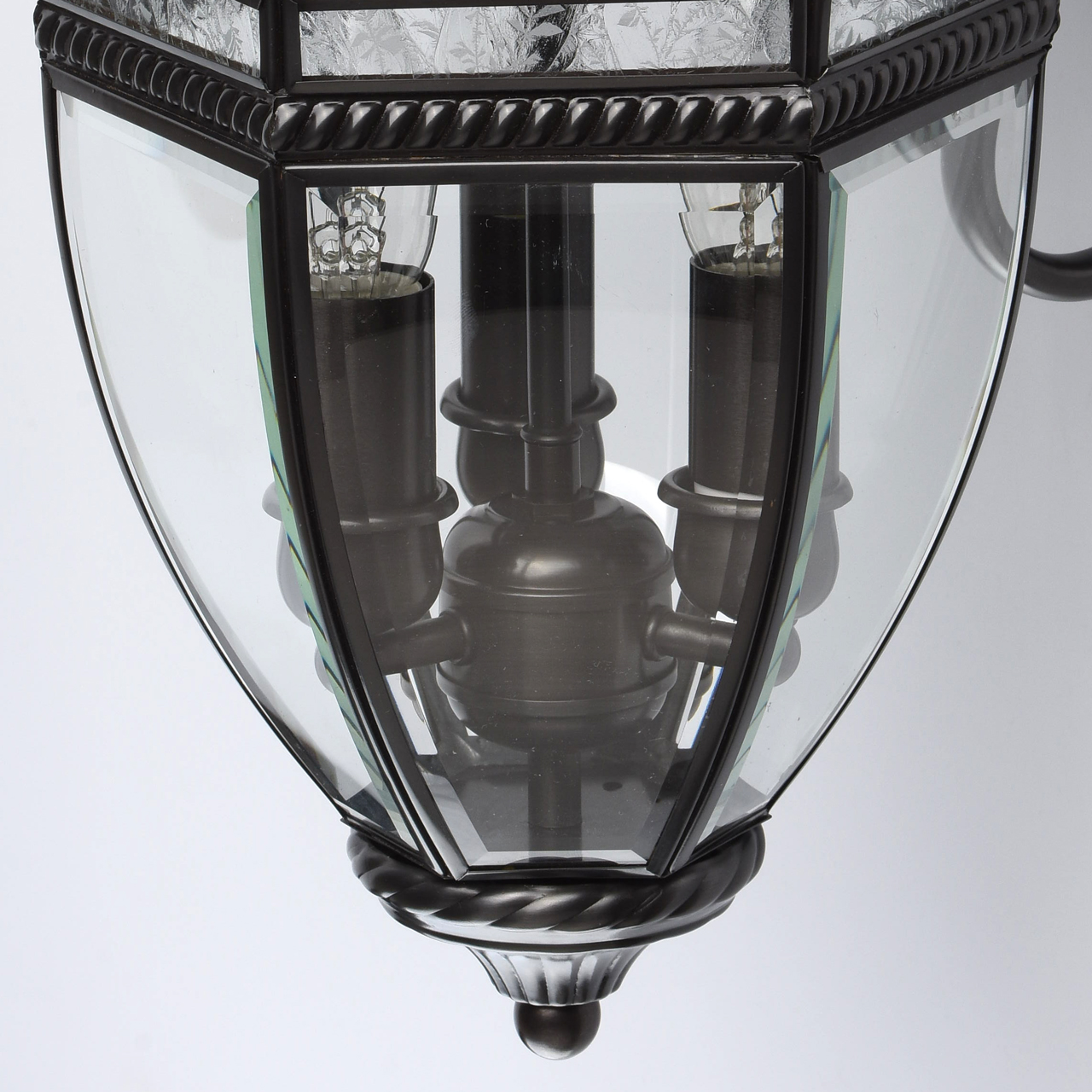 картинка Уличный настенный светильник Chiaro Корсо 2 801020603 от магазина pro-decor.kz