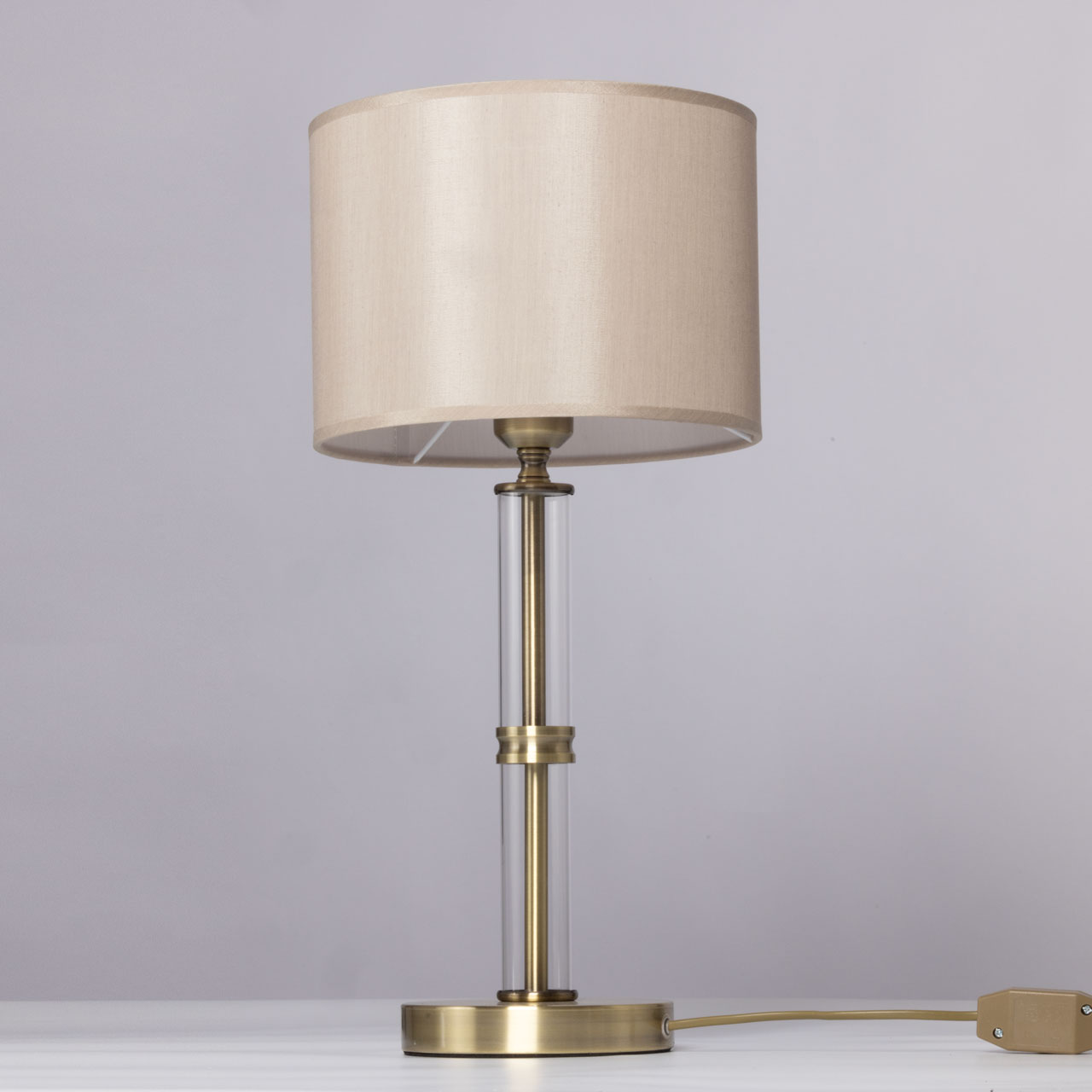 картинка 667034101 MW-light Конрад Настольная лампа магазин pro-decor.kz являющийся официальным дистрибьютором в Казахстане картинка 667034101 MW-light Конрад Настольная лампа от магазина pro-decor.kz
