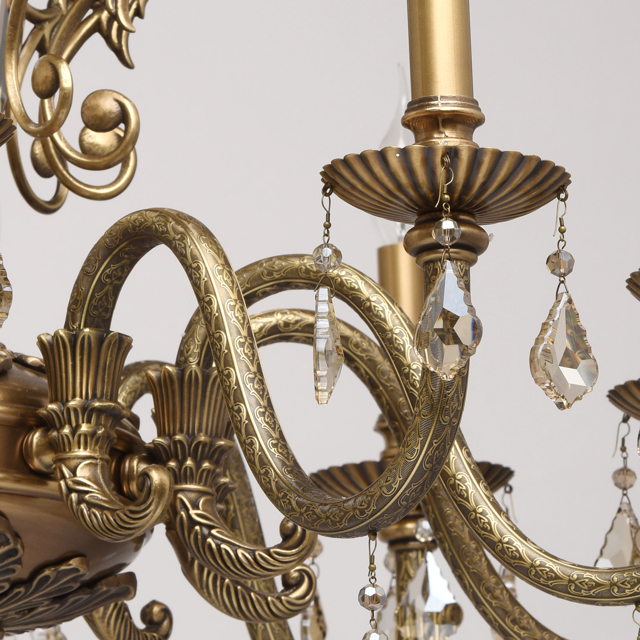 картинка Подвесная люстра Chiaro Габриэль 491011110 от магазина pro-decor.kz