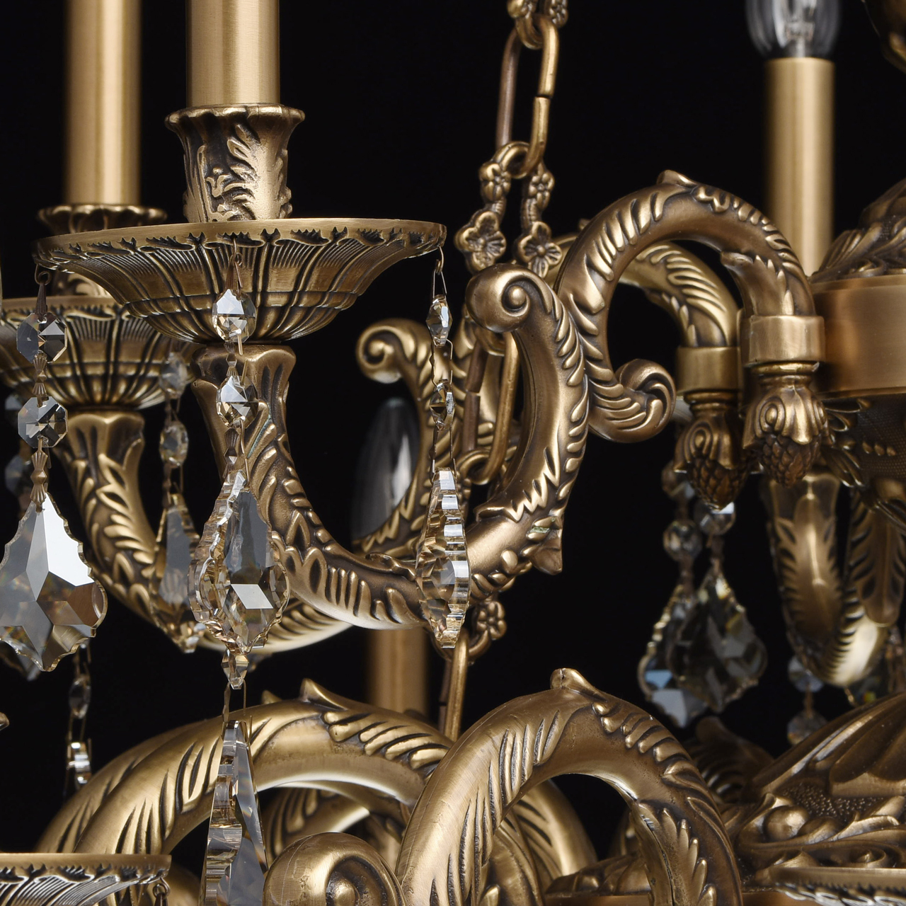 картинка Подвесная люстра Chiaro Габриэль 491010918 от магазина pro-decor.kz