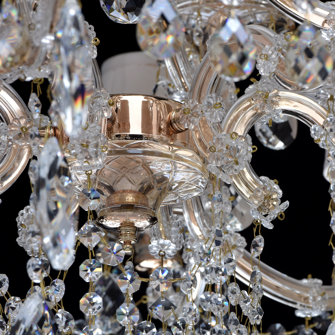 картинка Подвесная люстра Chiaro Даниэль 479010718 от магазина pro-decor.kz