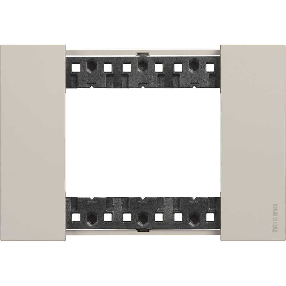 картинка Рамка на 1 пост, 3 модуля от магазина pro-decor.kz