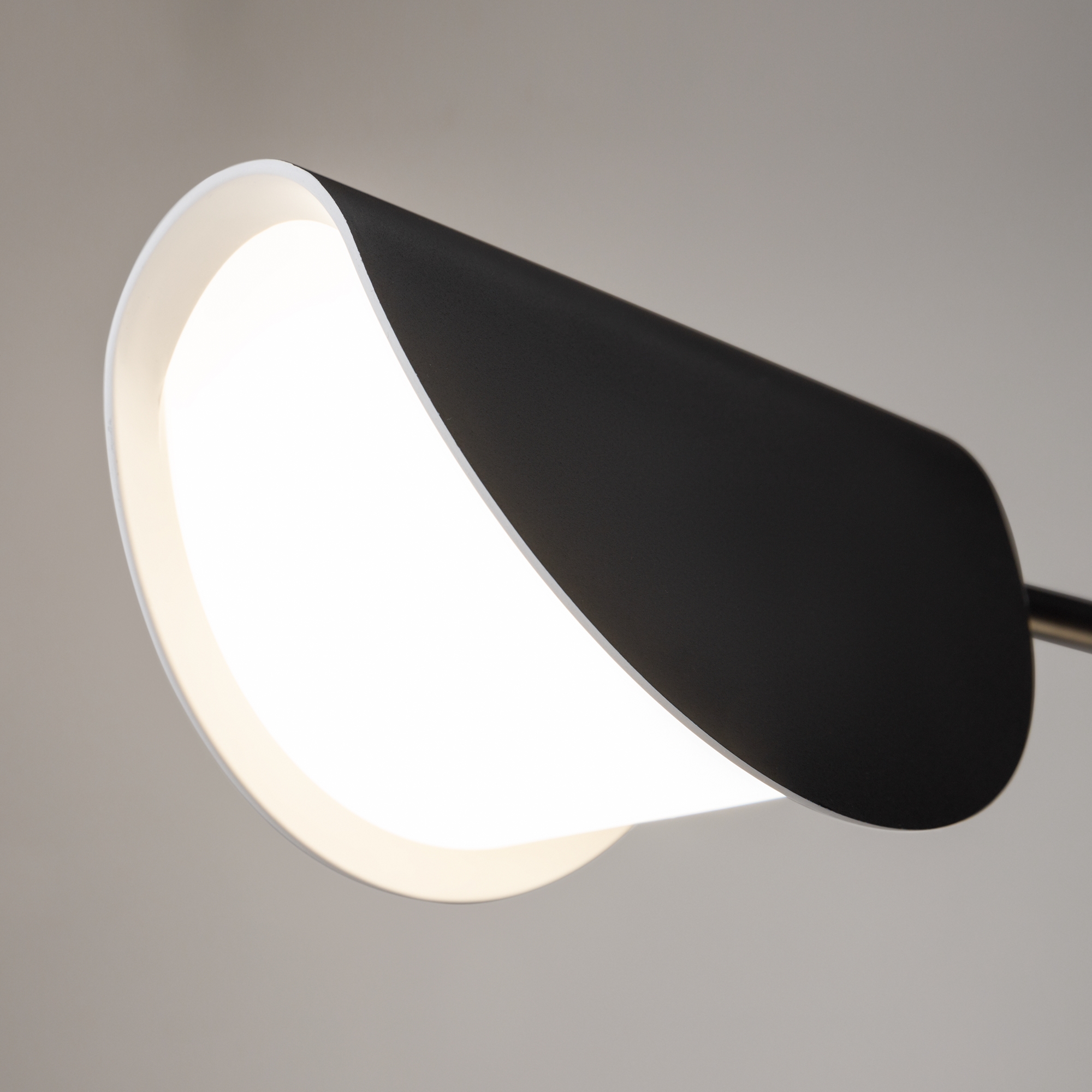 картинка Настенный светильник (бра) Maytoni MOD126WL-02B от магазина pro-decor.kz