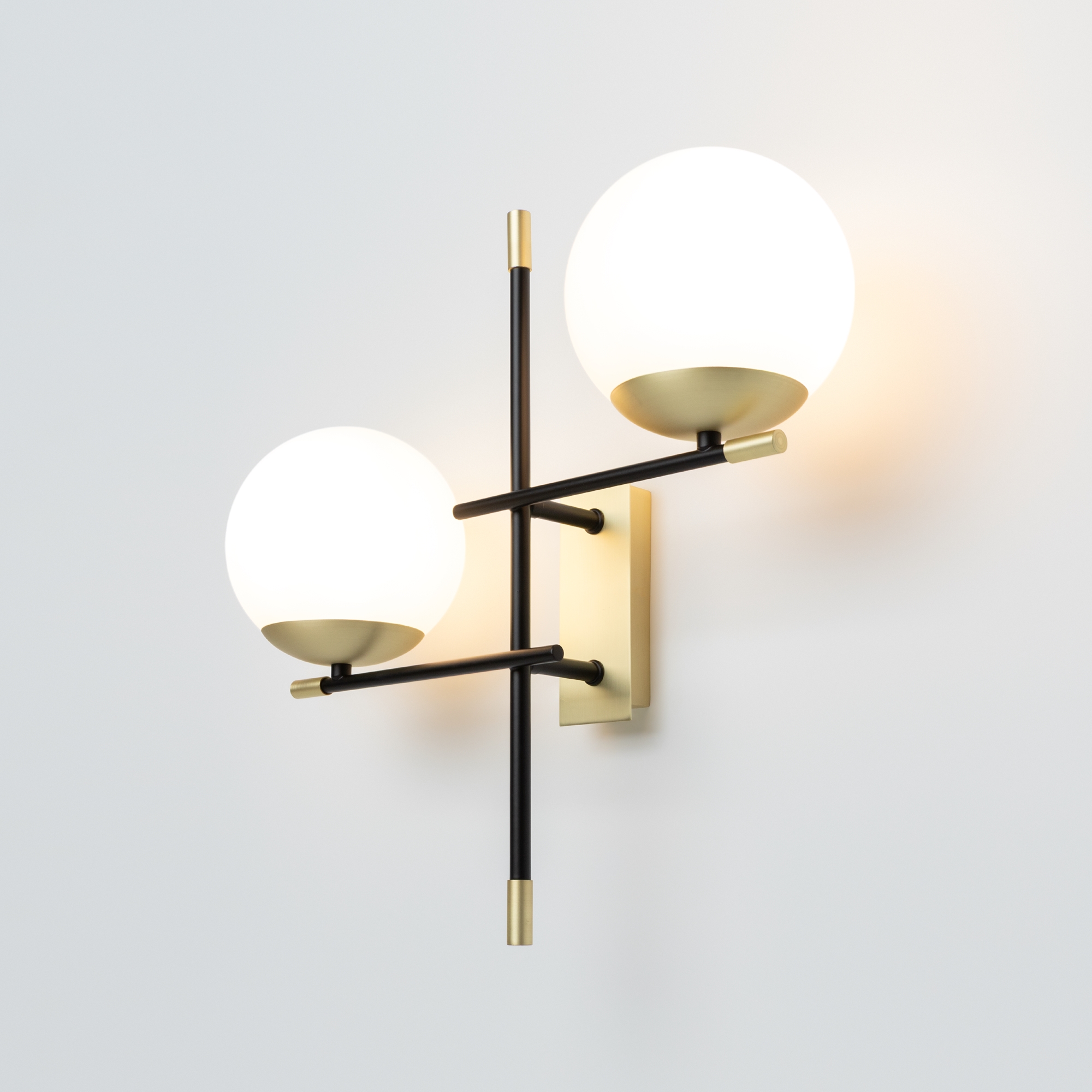 картинка Бра Maytoni Nostalgia MOD050WL-02G от магазина pro-decor.kz