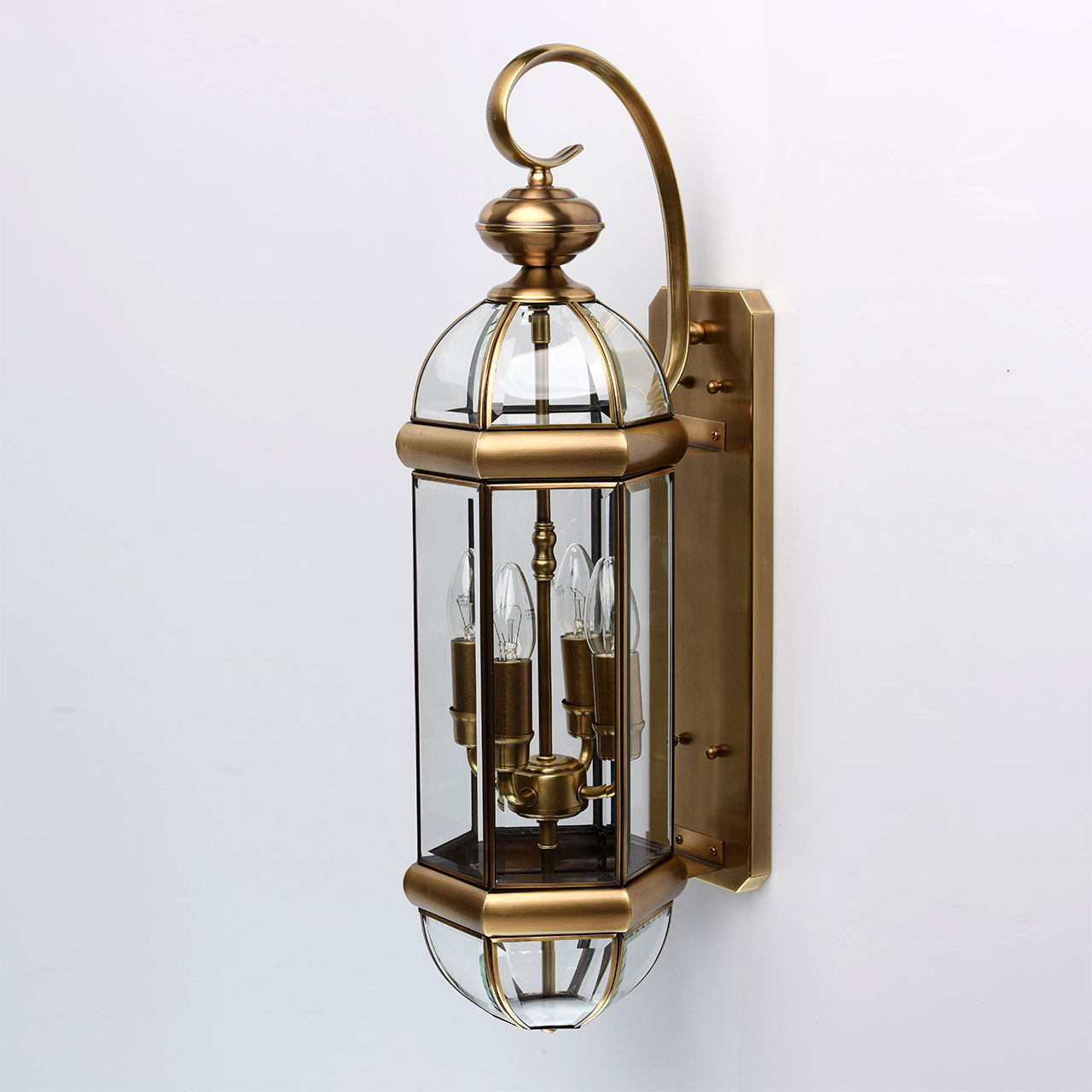 картинка Уличный настенный светильник Chiaro Мидос 802020504 от магазина pro-decor.kz