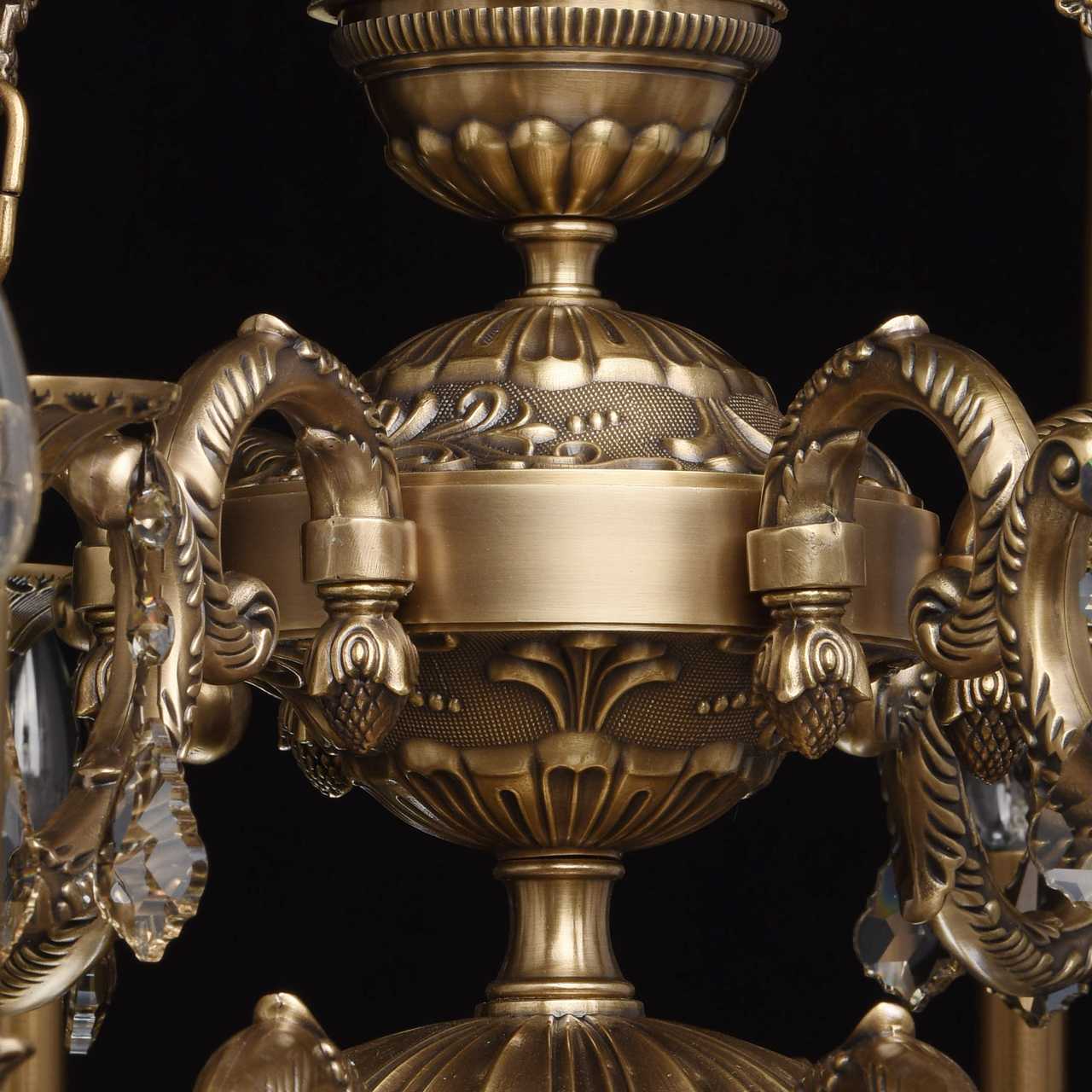 картинка Подвесная люстра Chiaro Габриэль 491010918 от магазина pro-decor.kz