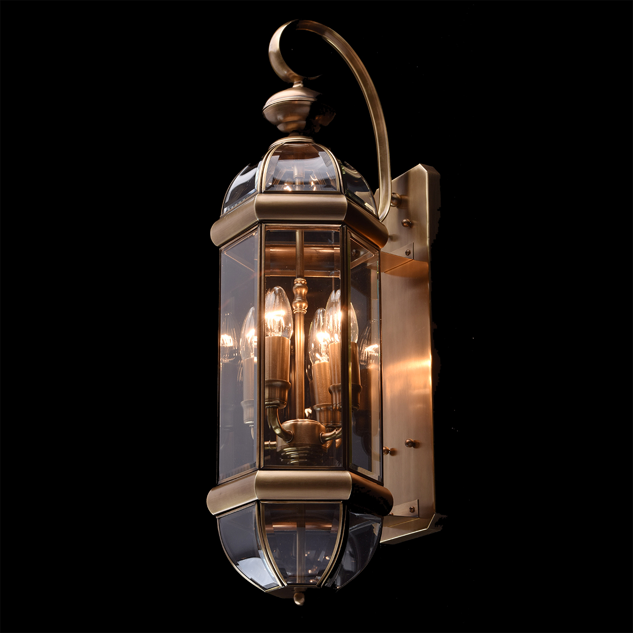 картинка Уличный настенный светильник Chiaro Мидос 802020504 от магазина pro-decor.kz