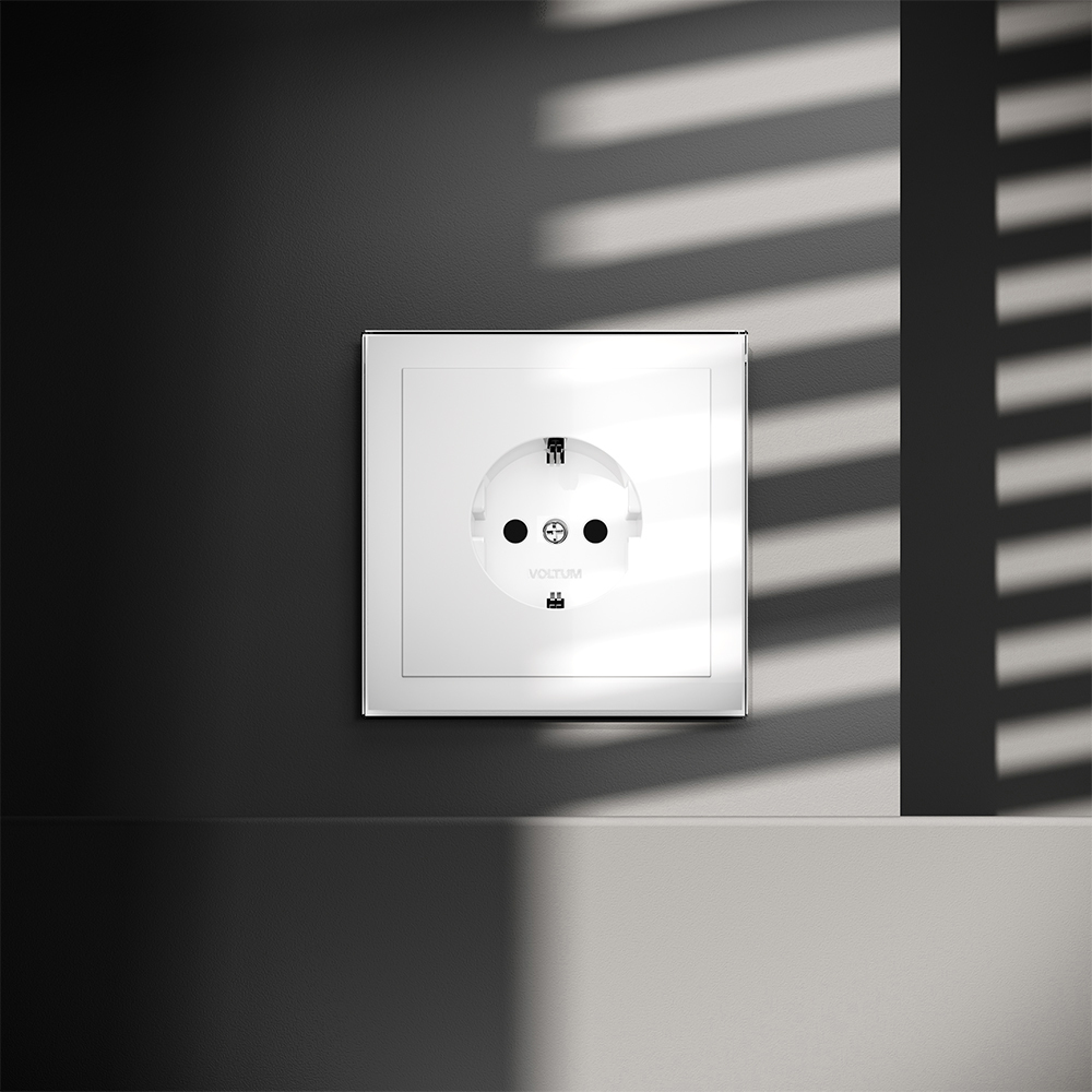 картинка Розетка встраиваемая VOLTUM S70 с заземлением 16А, (белый глянцевый) VLS040101 от магазина pro-decor.kz