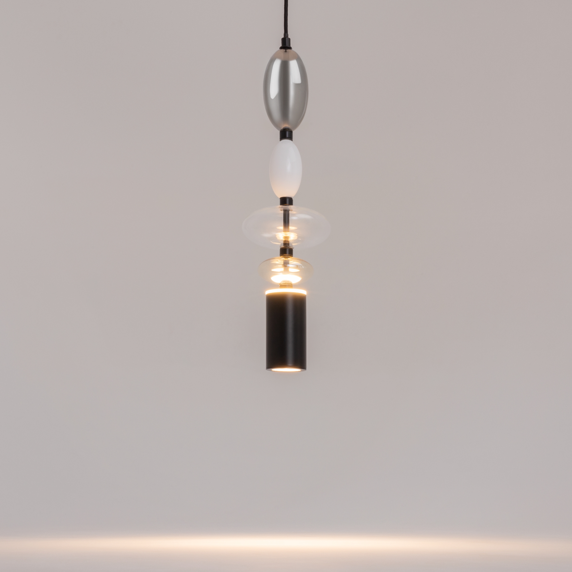 картинка Подвесной светильник Maytoni MOD071PL-L8B3K3 от магазина pro-decor.kz