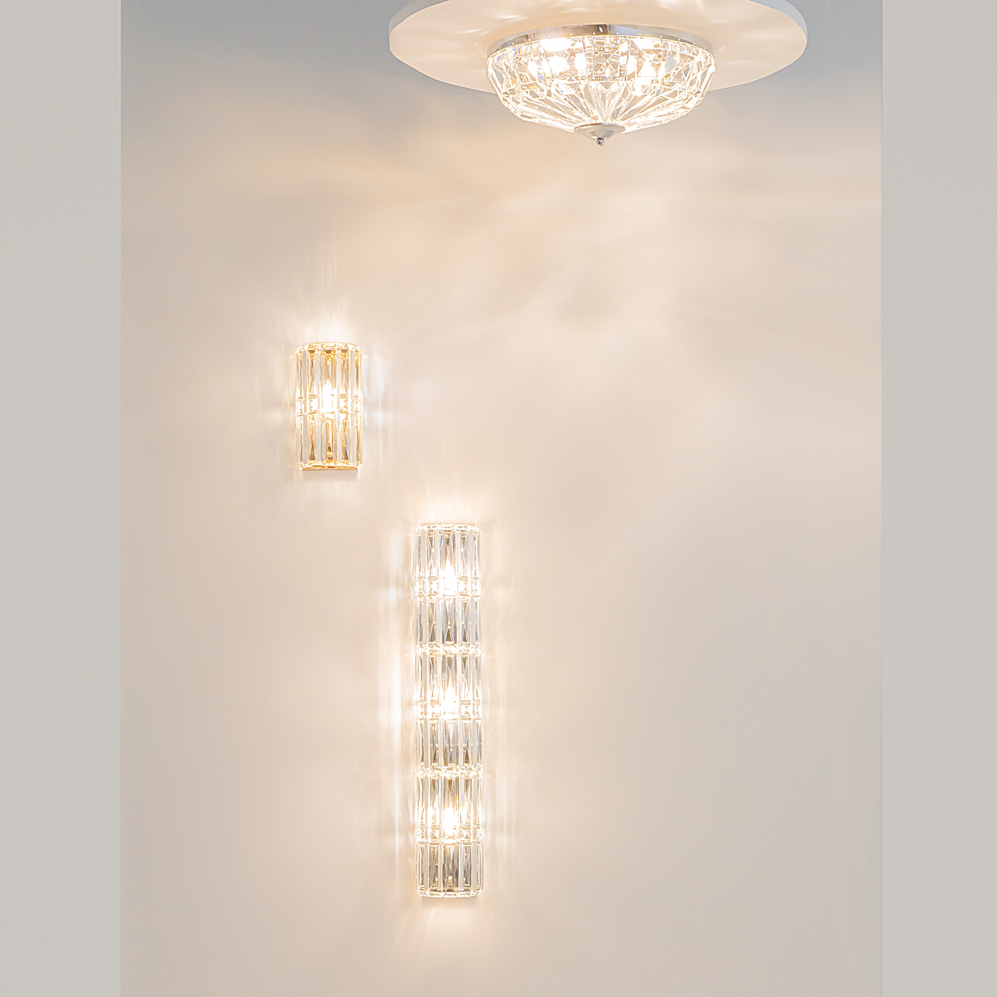 картинка Настенный светильник (бра) Maytoni MOD094WL-01G от магазина pro-decor.kz