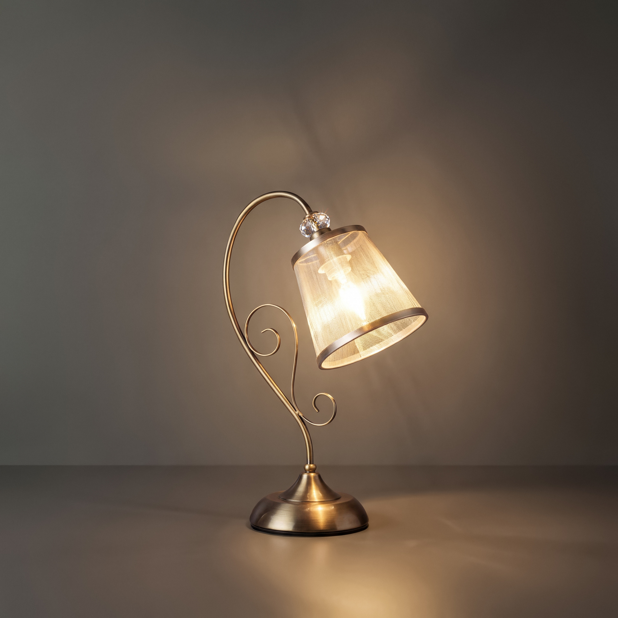 картинка Настольная лампа Freya Driana FR2405-TL-01-BZ магазин pro-decor.kz являющийся официальным дистрибьютором в Казахстане картинка Настольная лампа Freya Driana FR2405-TL-01-BZ от магазина pro-decor.kz