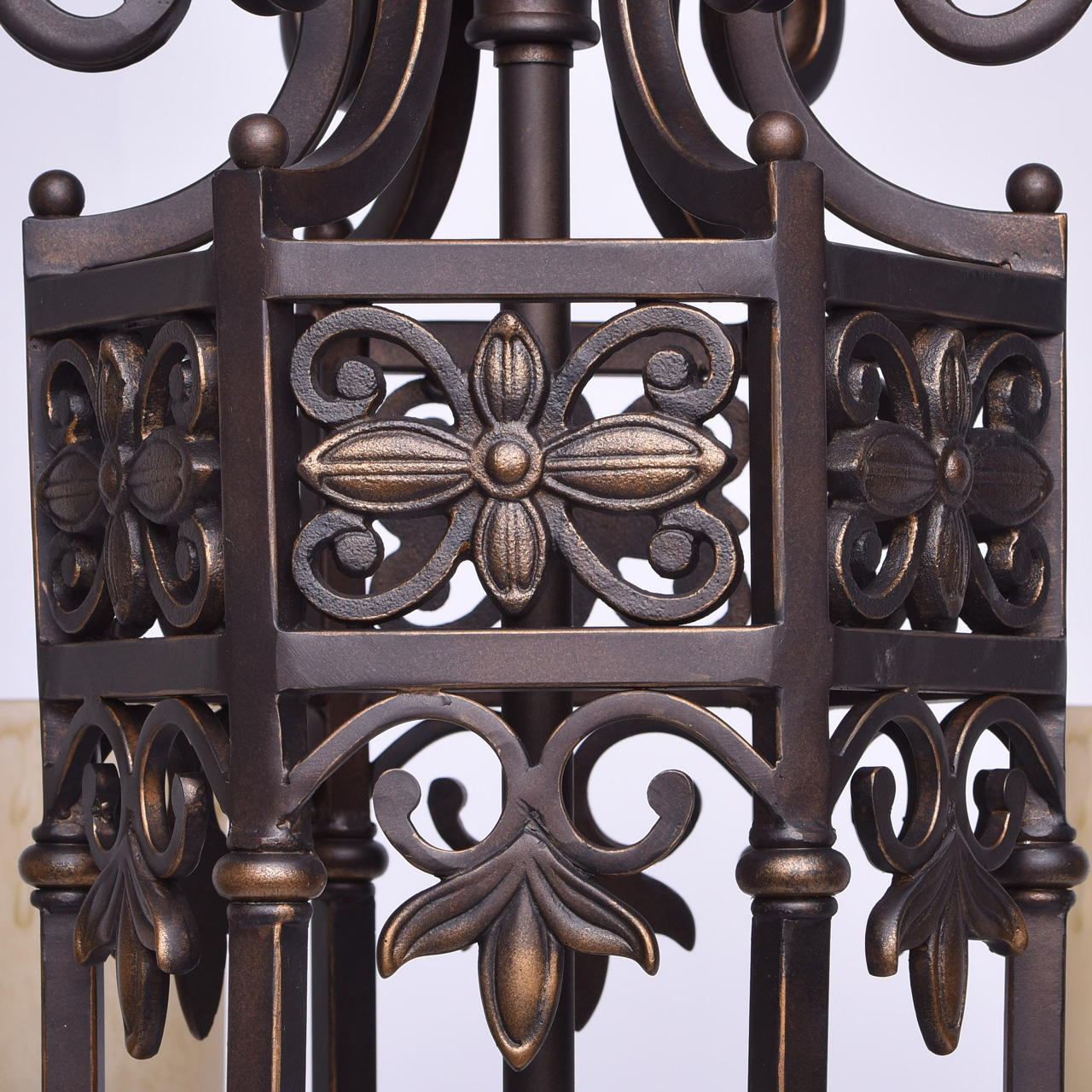 картинка Подвесная люстра Chiaro Айвенго 382011606 от магазина pro-decor.kz