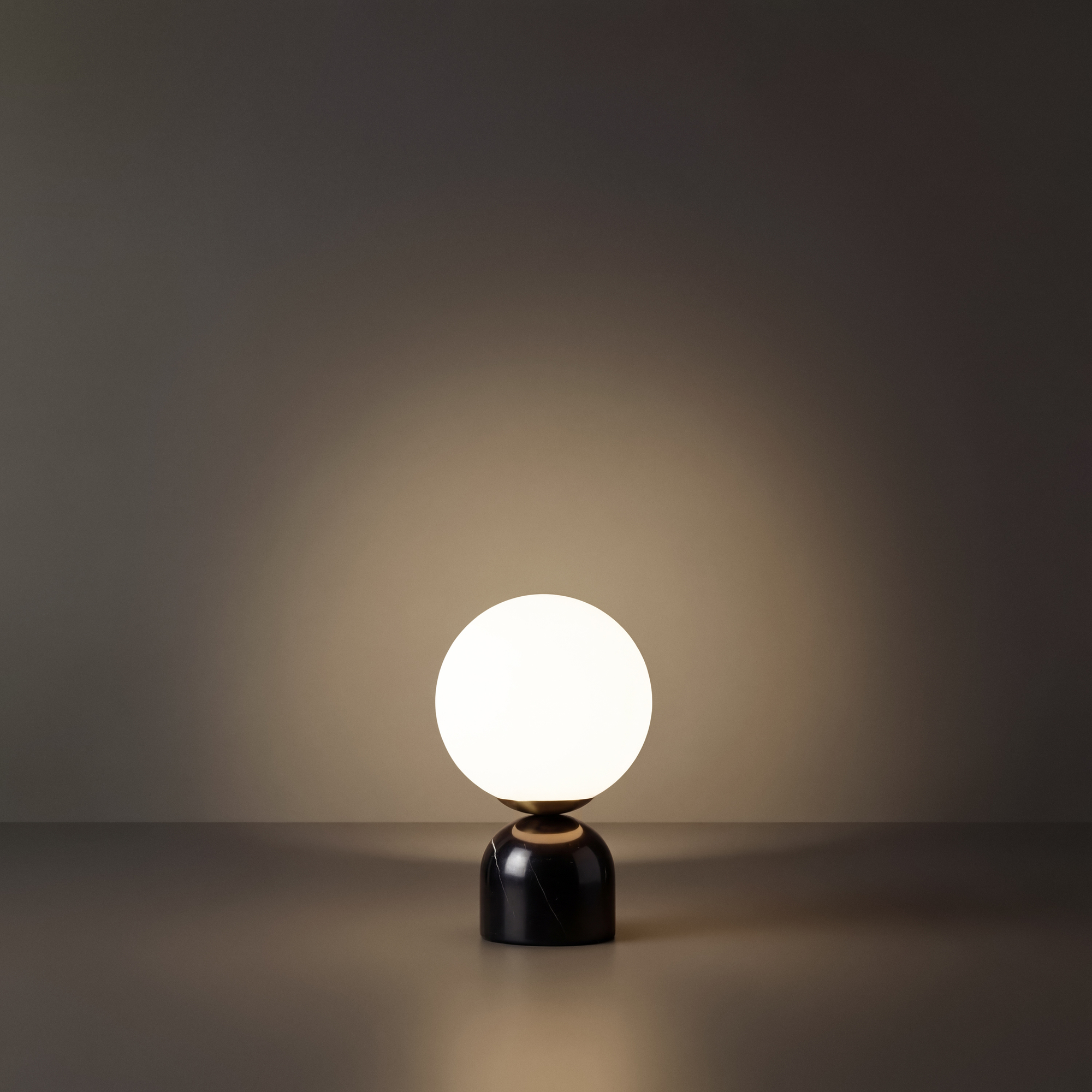 картинка Настольный светильник Freya FR5288TL-01B1 магазин pro-decor.kz являющийся официальным дистрибьютором в Казахстане картинка Настольный светильник Freya FR5288TL-01B1 от магазина pro-decor.kz