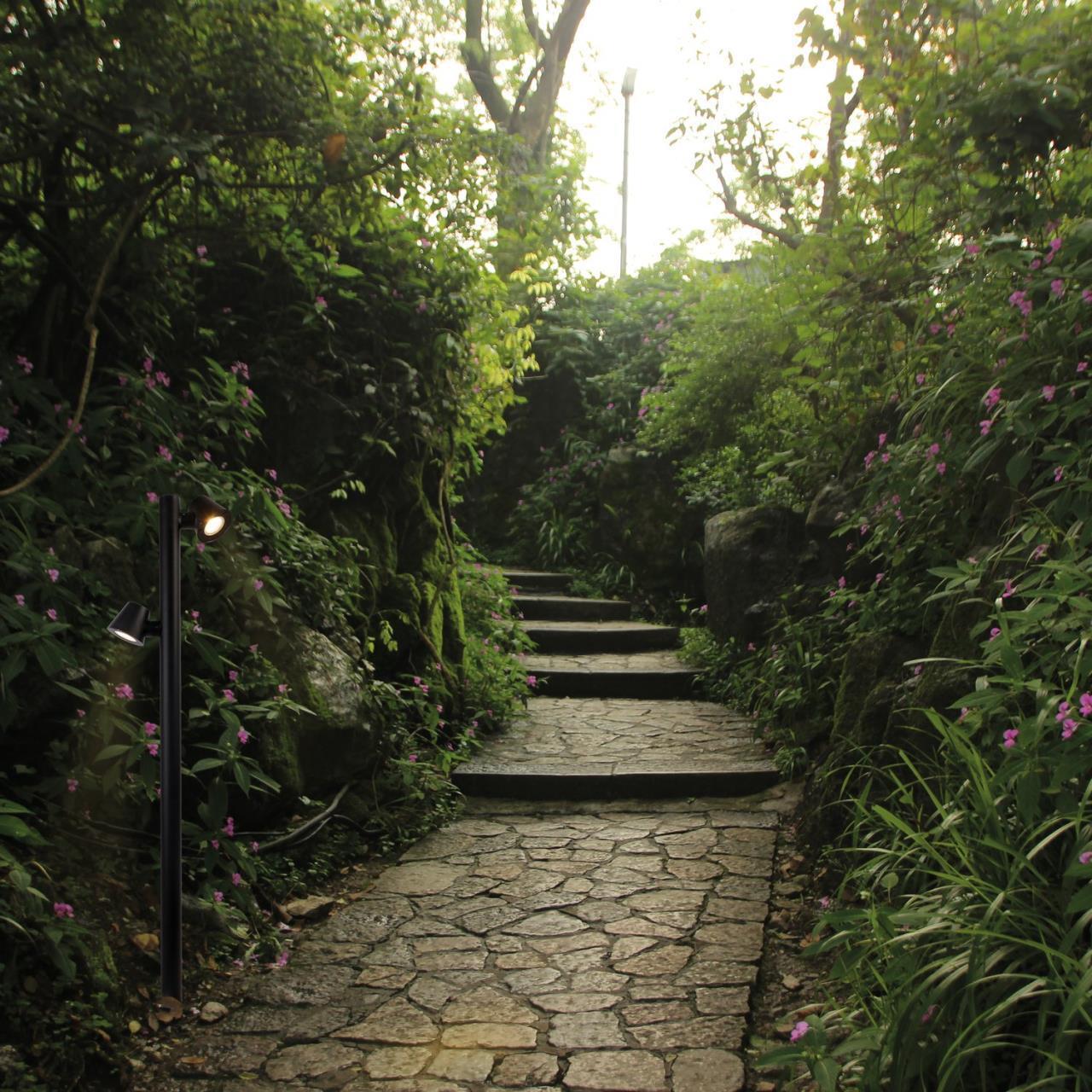 картинка Уличный столб Favourite 4744-1F Bio от магазина pro-decor.kz