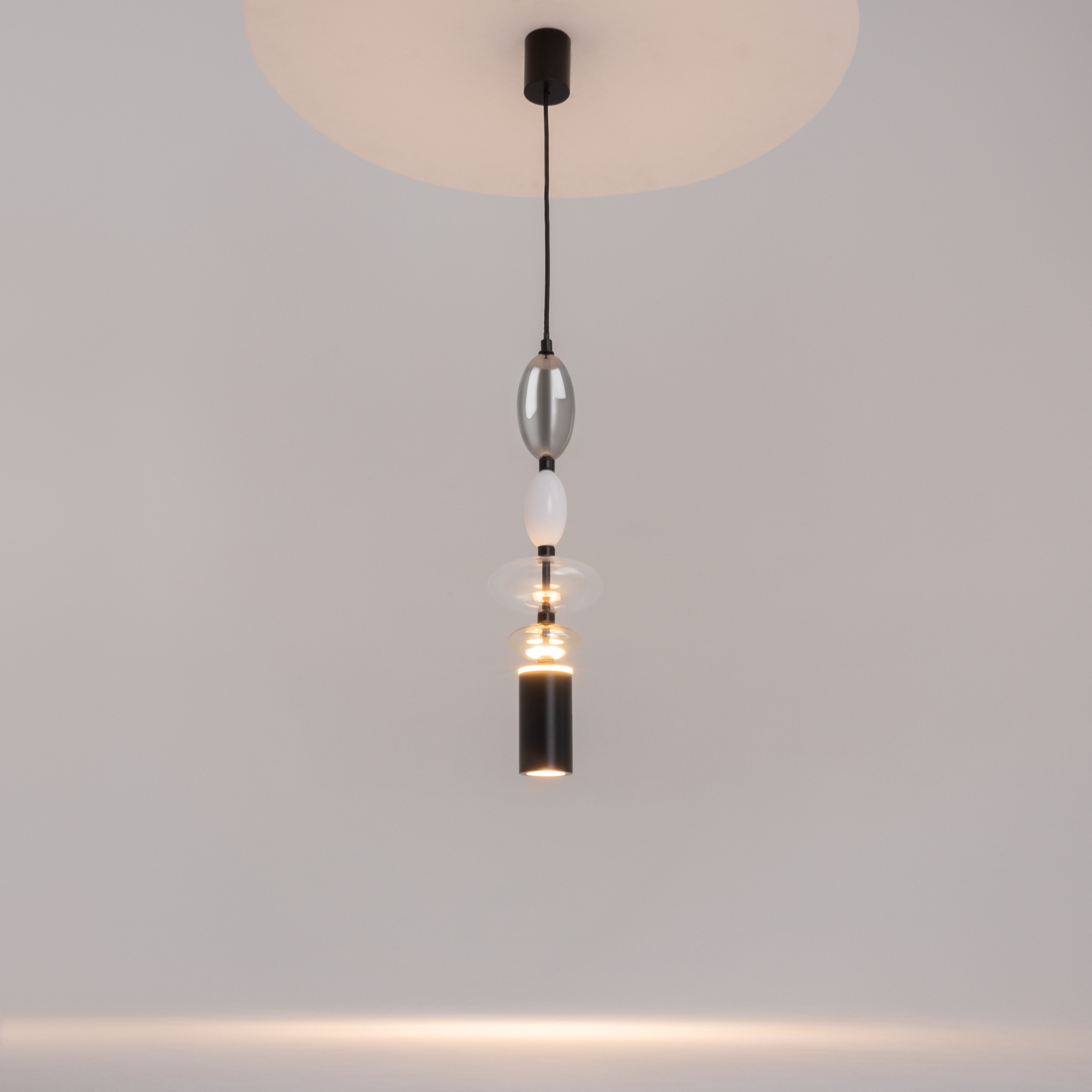 картинка Подвесной светильник Maytoni MOD071PL-L8B3K3 от магазина pro-decor.kz