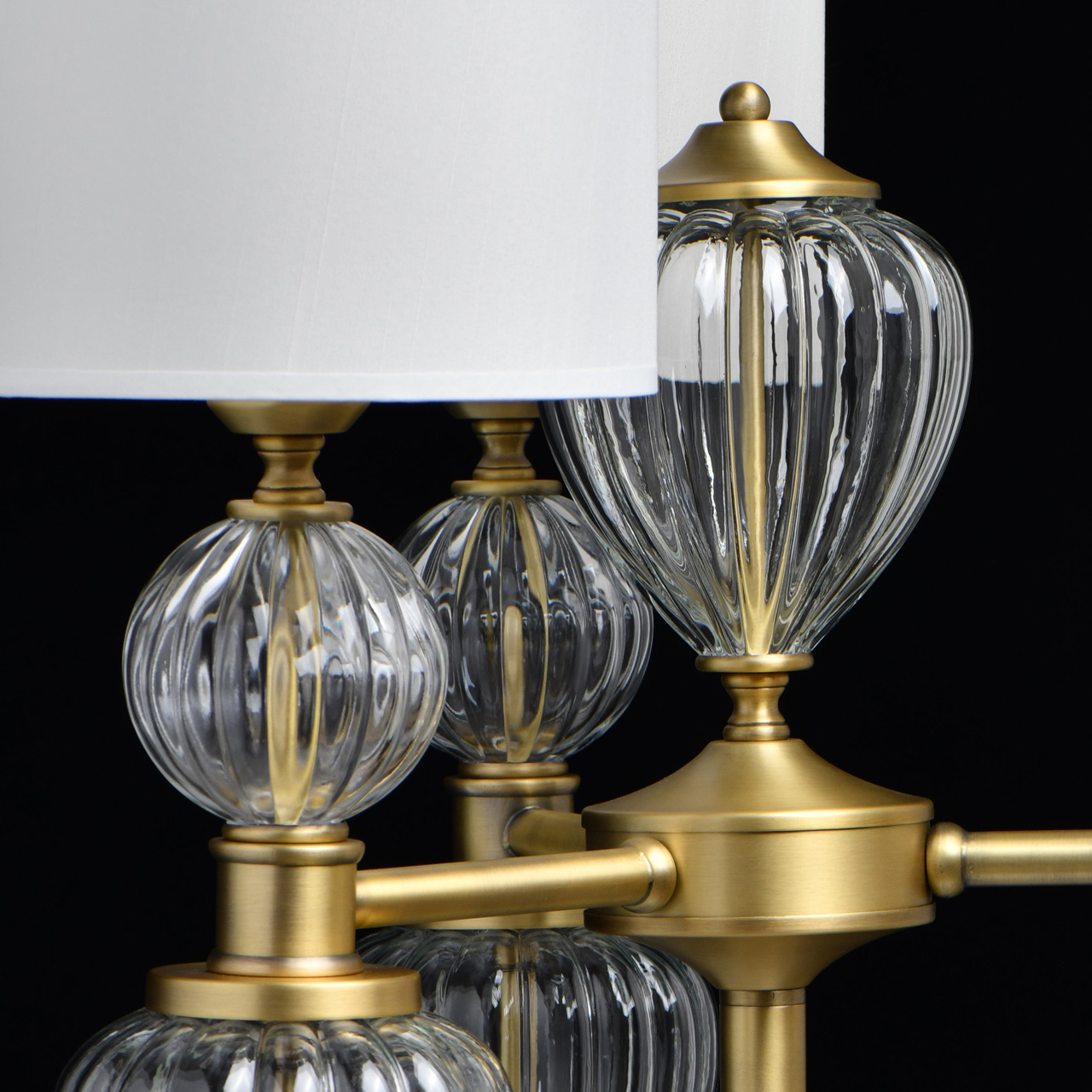 картинка Торшер Chiaro Оделия 1 619041503 от магазина pro-decor.kz