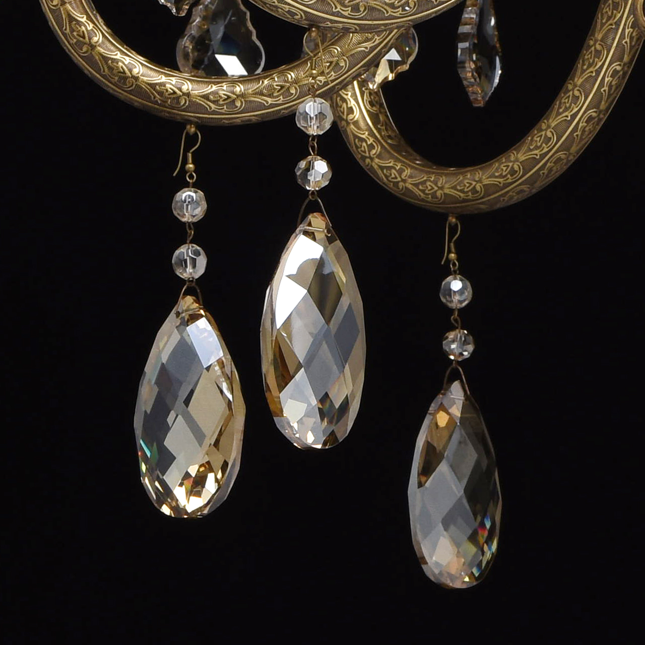 картинка Подвесная люстра Chiaro Габриэль 491011110 от магазина pro-decor.kz