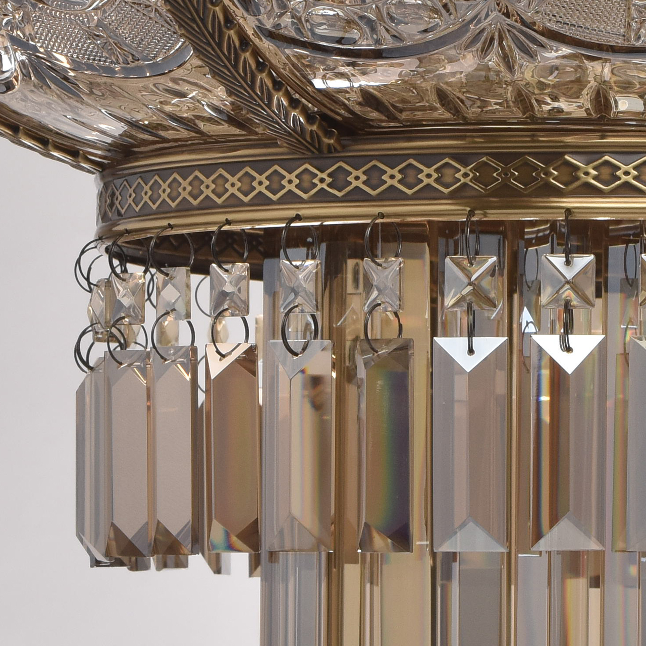 картинка Потолочный светильник Chiaro Диана 340011308 магазин pro-decor.kz являющийся официальным дистрибьютором в Казахстане картинка Потолочный светильник Chiaro Диана 340011308 от магазина pro-decor.kz
