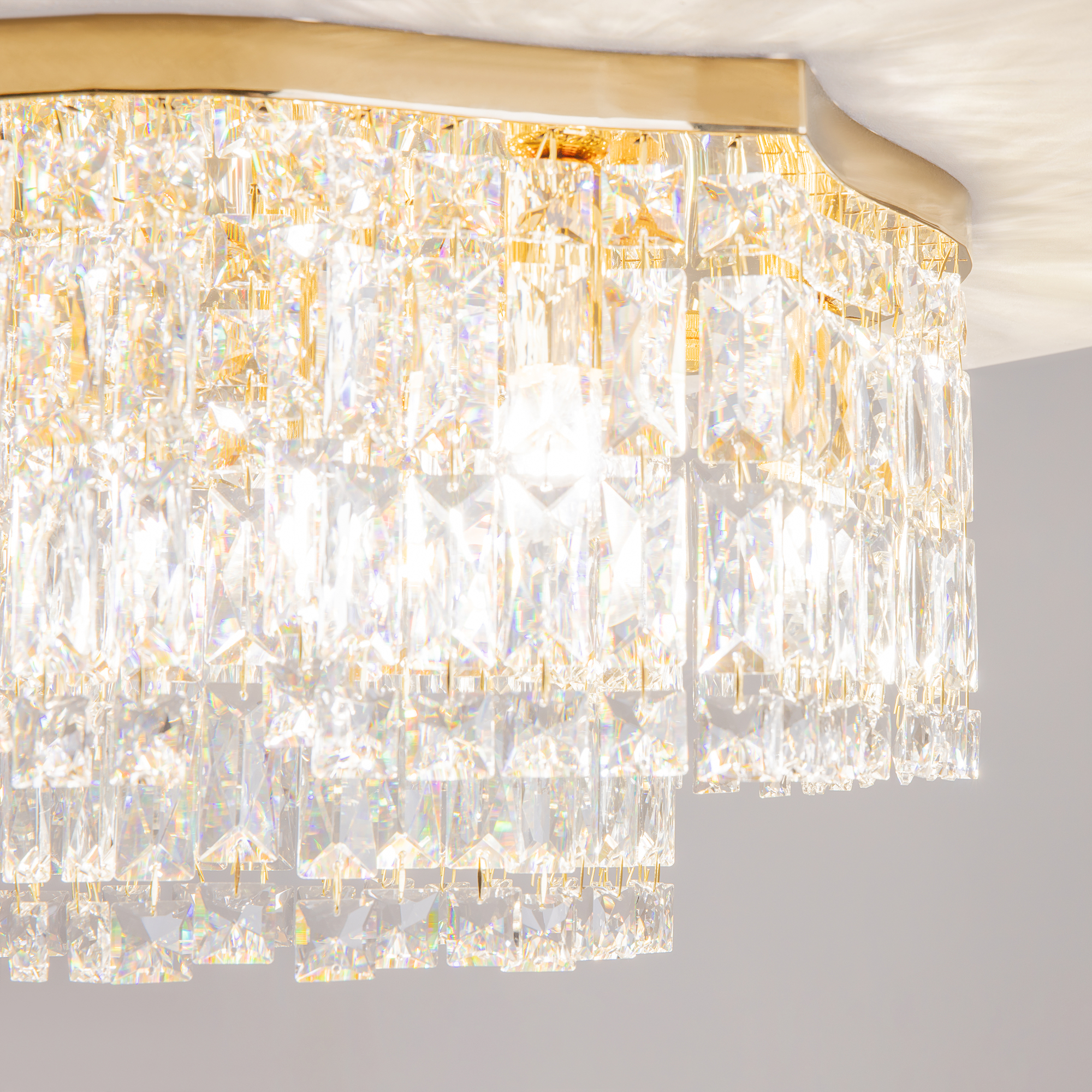 картинка Потолочный светильник Maytoni DIA005CL-06G магазин pro-decor.kz являющийся официальным дистрибьютором в Казахстане картинка Потолочный светильник Maytoni DIA005CL-06G от магазина pro-decor.kz