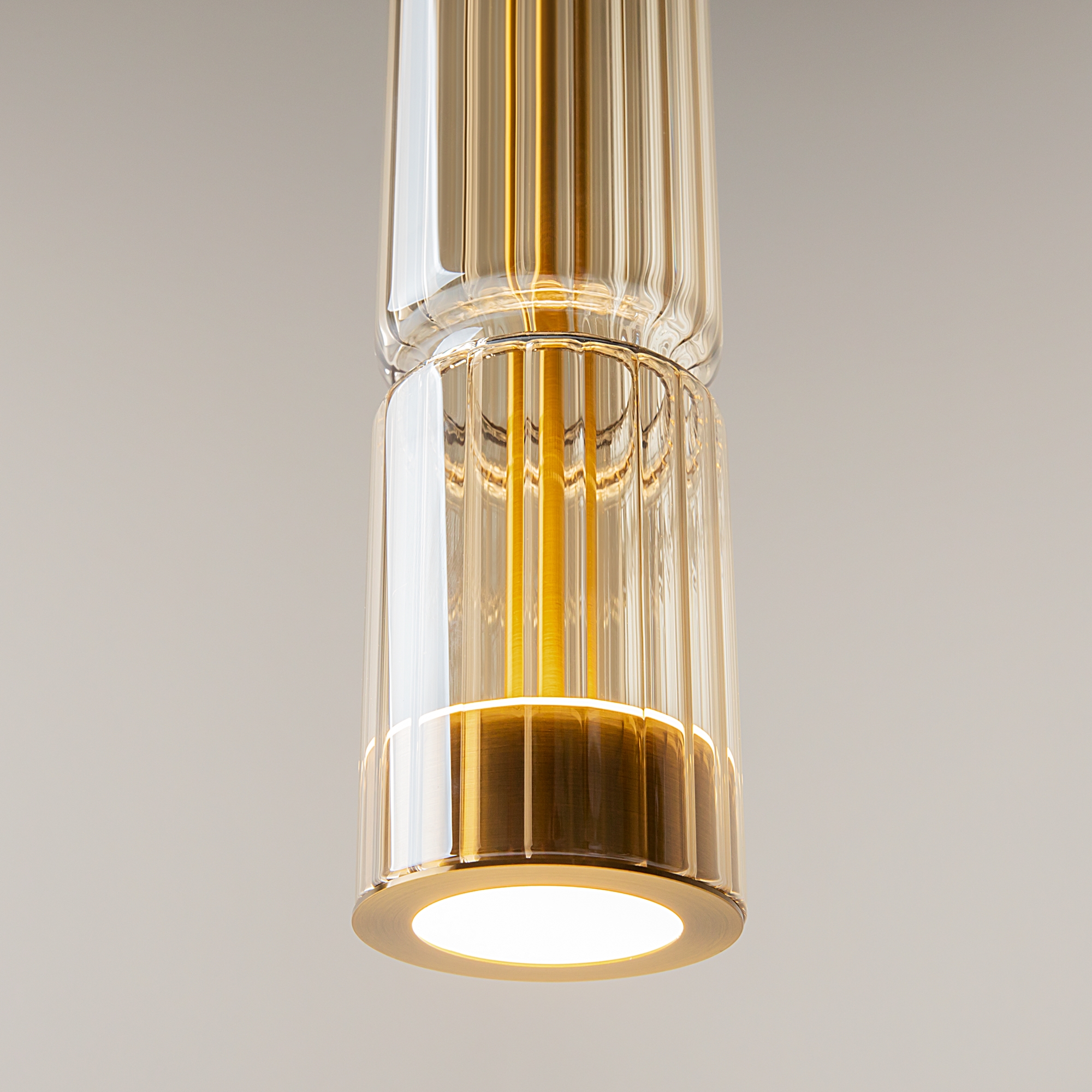картинка Подвесной светильник Maytoni MOD272PL-L12BS3K1 магазин pro-decor.kz являющийся официальным дистрибьютором в Казахстане картинка Подвесной светильник Maytoni MOD272PL-L12BS3K1 от магазина pro-decor.kz
