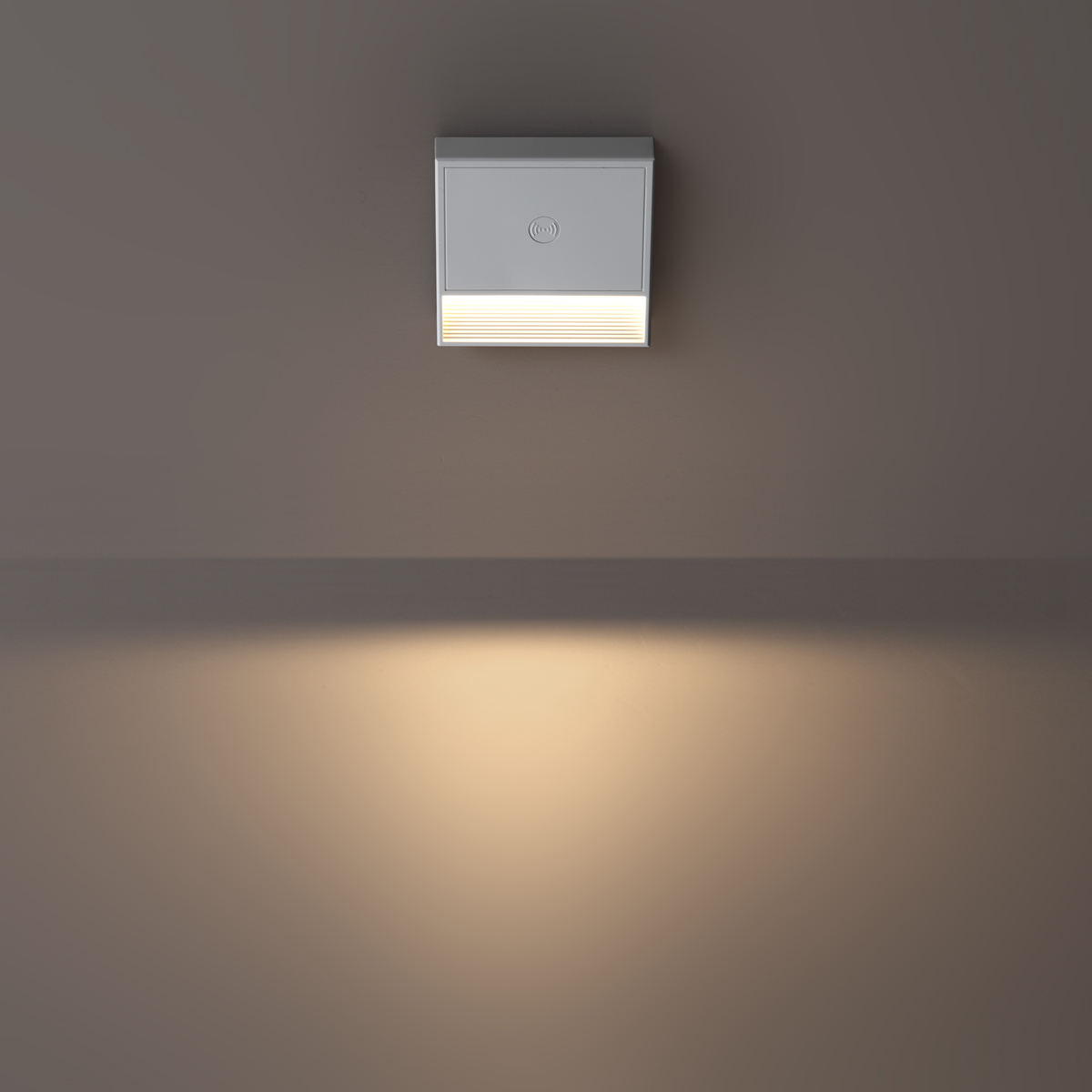 картинка Светильник накладной сенсорный для лестниц Novotech 359709 от магазина pro-decor.kz