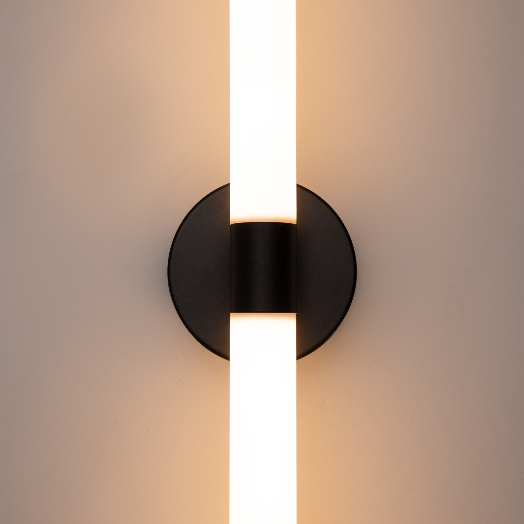 картинка Настенный светильник (бра) Maytoni MOD106WL-L16B3K от магазина pro-decor.kz