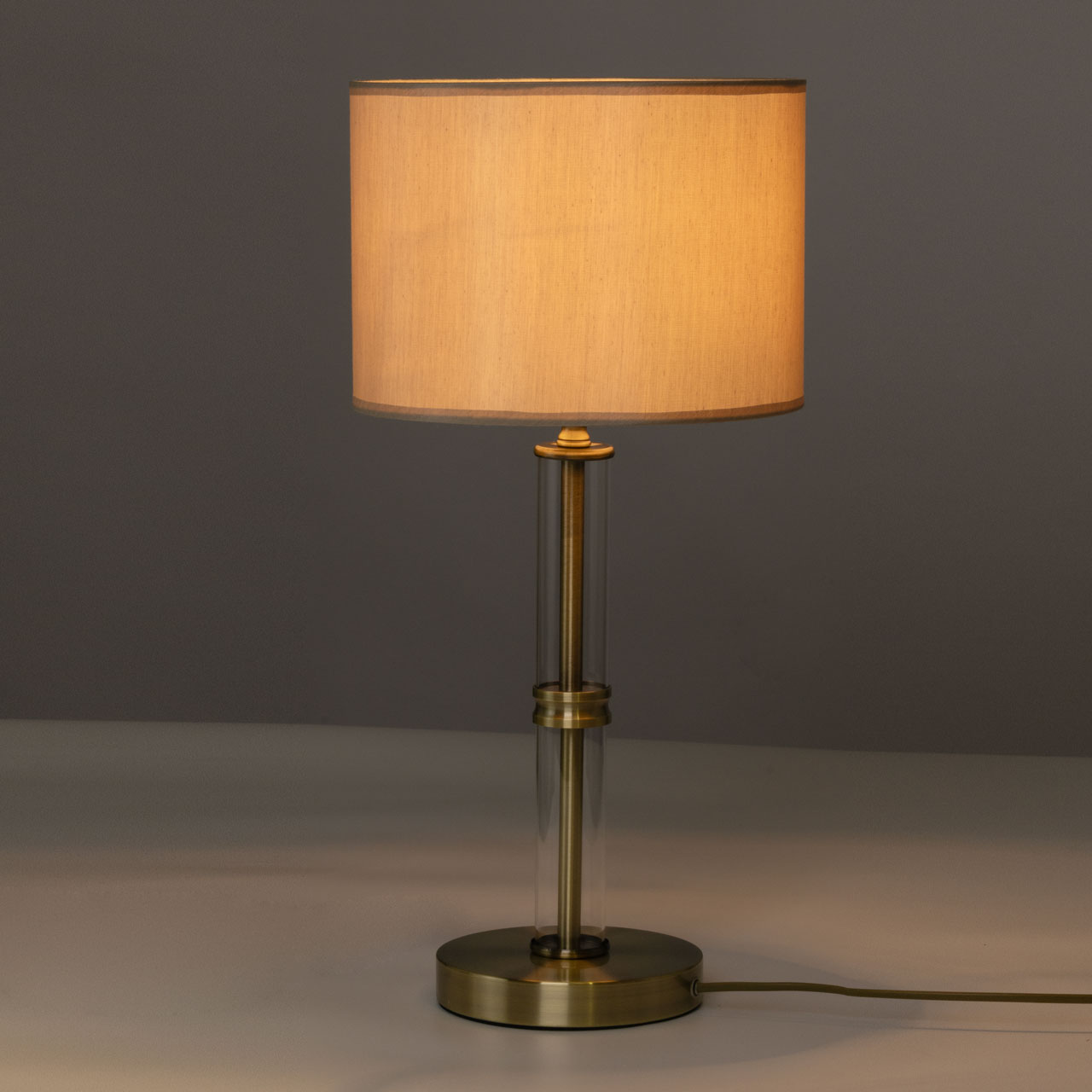 картинка 667034101 MW-light Конрад Настольная лампа магазин pro-decor.kz являющийся официальным дистрибьютором в Казахстане картинка 667034101 MW-light Конрад Настольная лампа от магазина pro-decor.kz