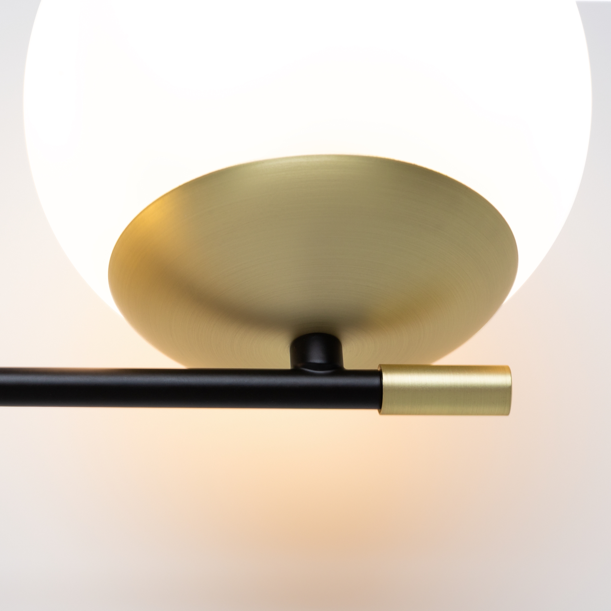 картинка Бра Maytoni Nostalgia MOD050WL-02G от магазина pro-decor.kz