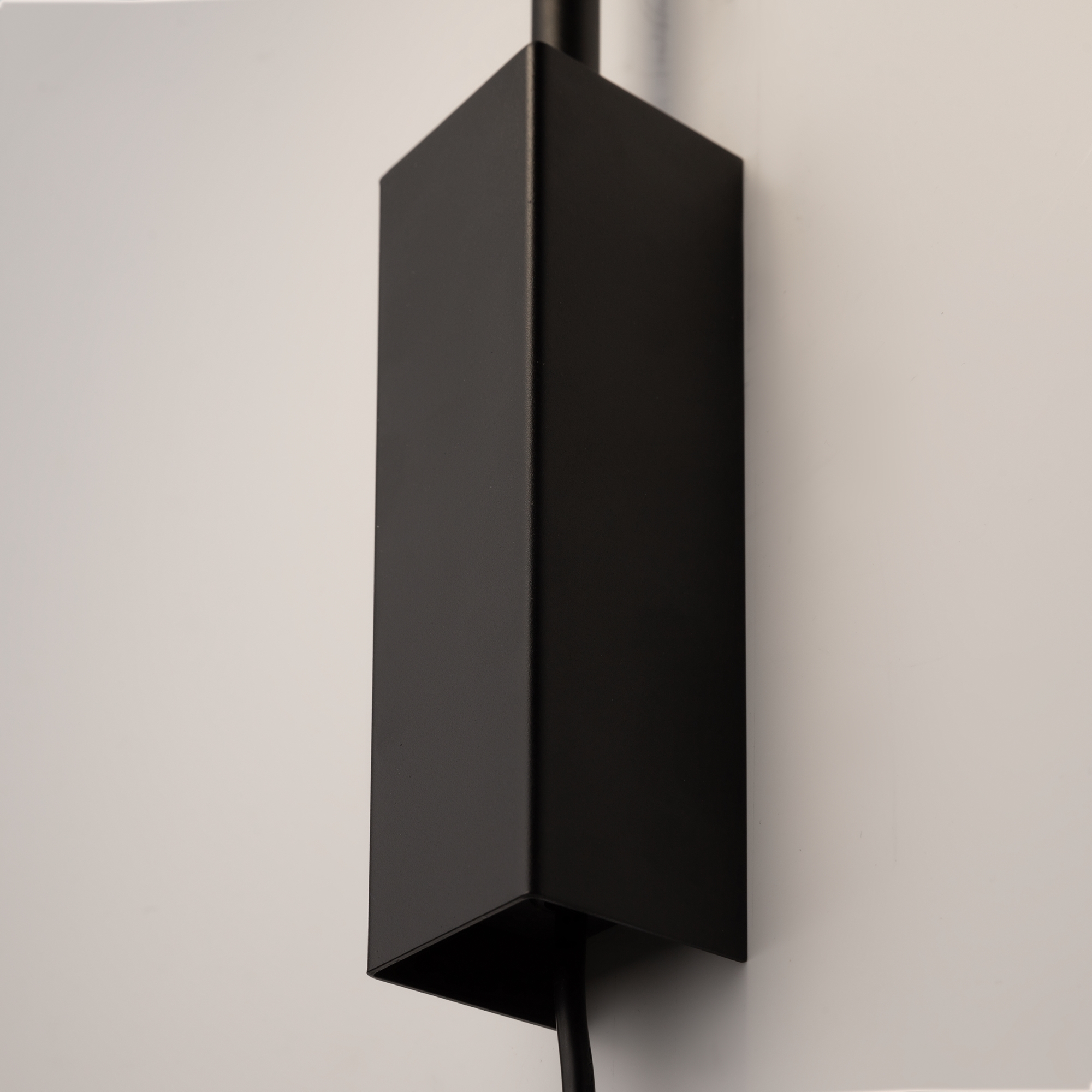 картинка Бра Technical MOD126WL-01B от магазина pro-decor.kz