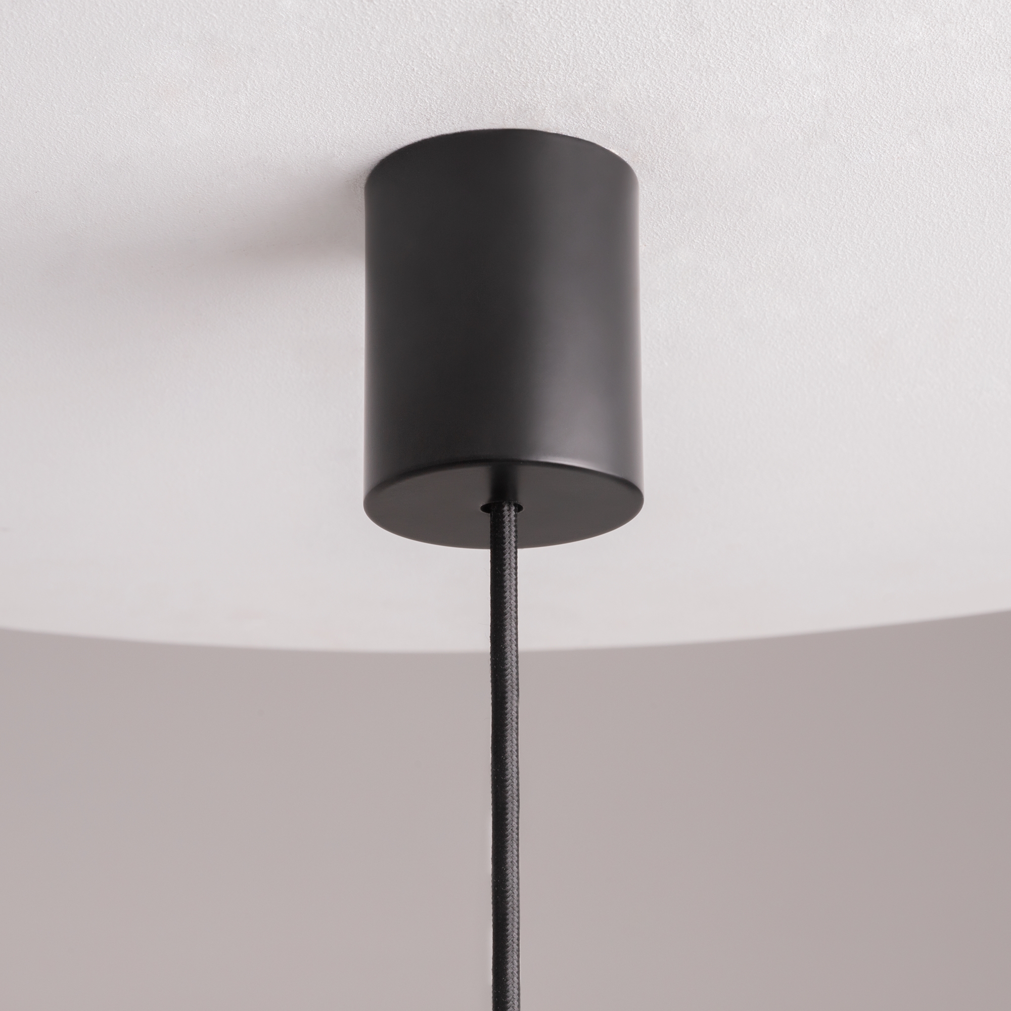 картинка Подвесной светильник Maytoni MOD071PL-L8B3K3 от магазина pro-decor.kz