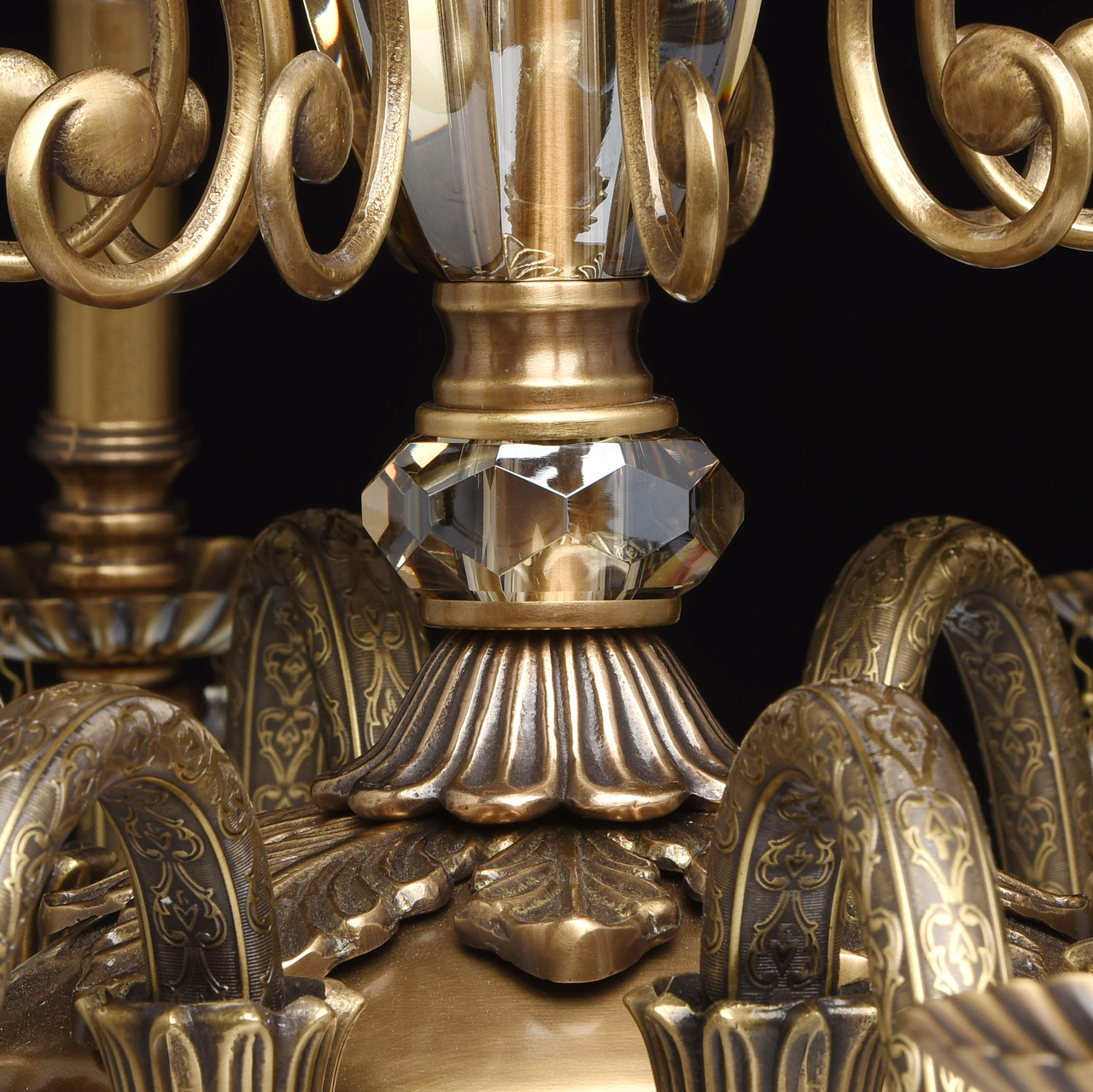 картинка Подвесная люстра Chiaro Габриэль 491011110 от магазина pro-decor.kz