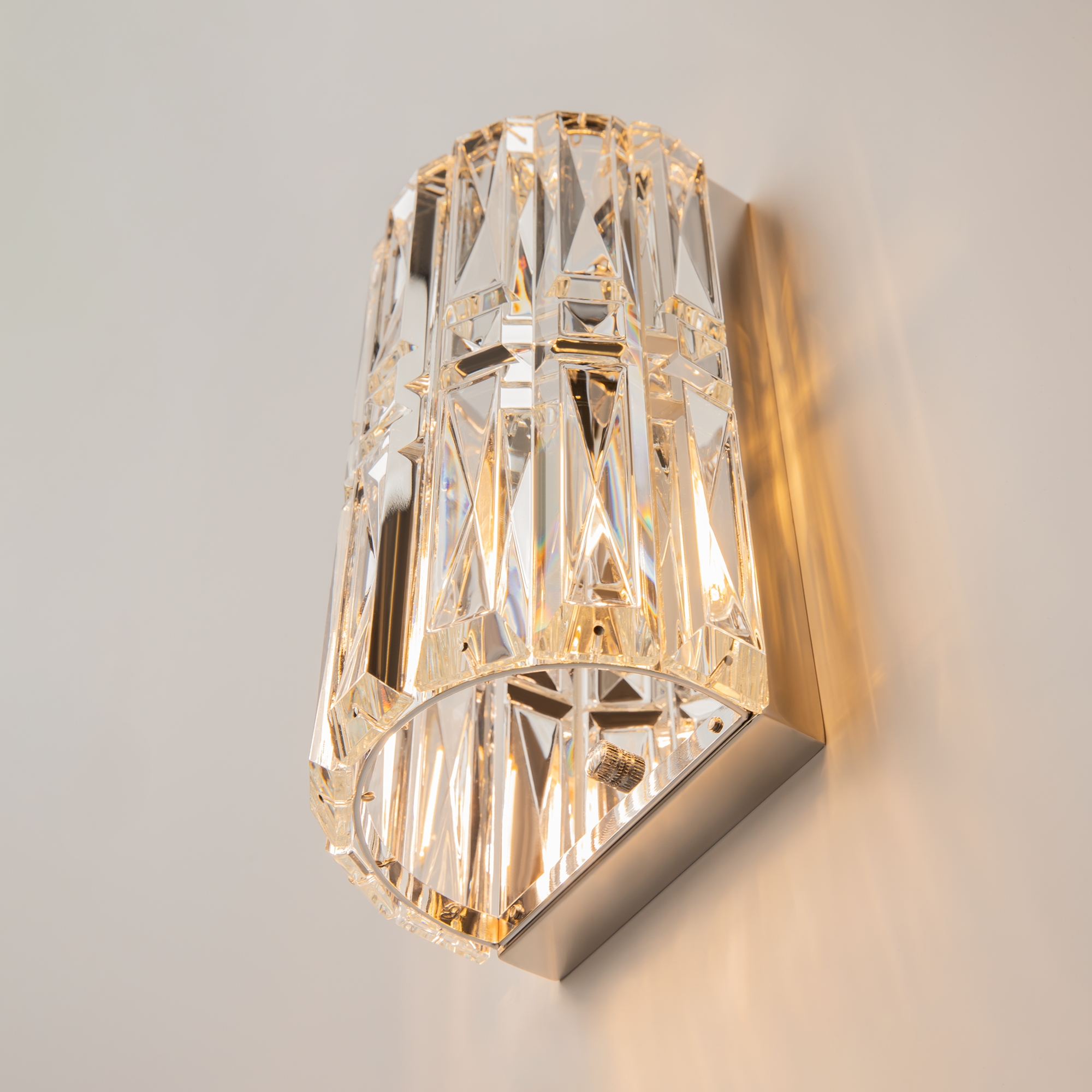 картинка Настенный светильник (бра) Maytoni MOD094WL-01CH от магазина pro-decor.kz