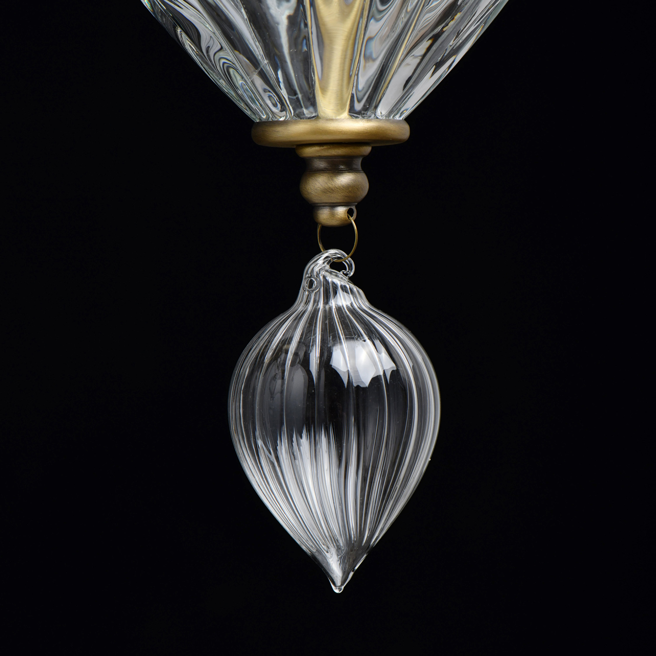 картинка Торшер Chiaro Оделия 1 619041503 от магазина pro-decor.kz