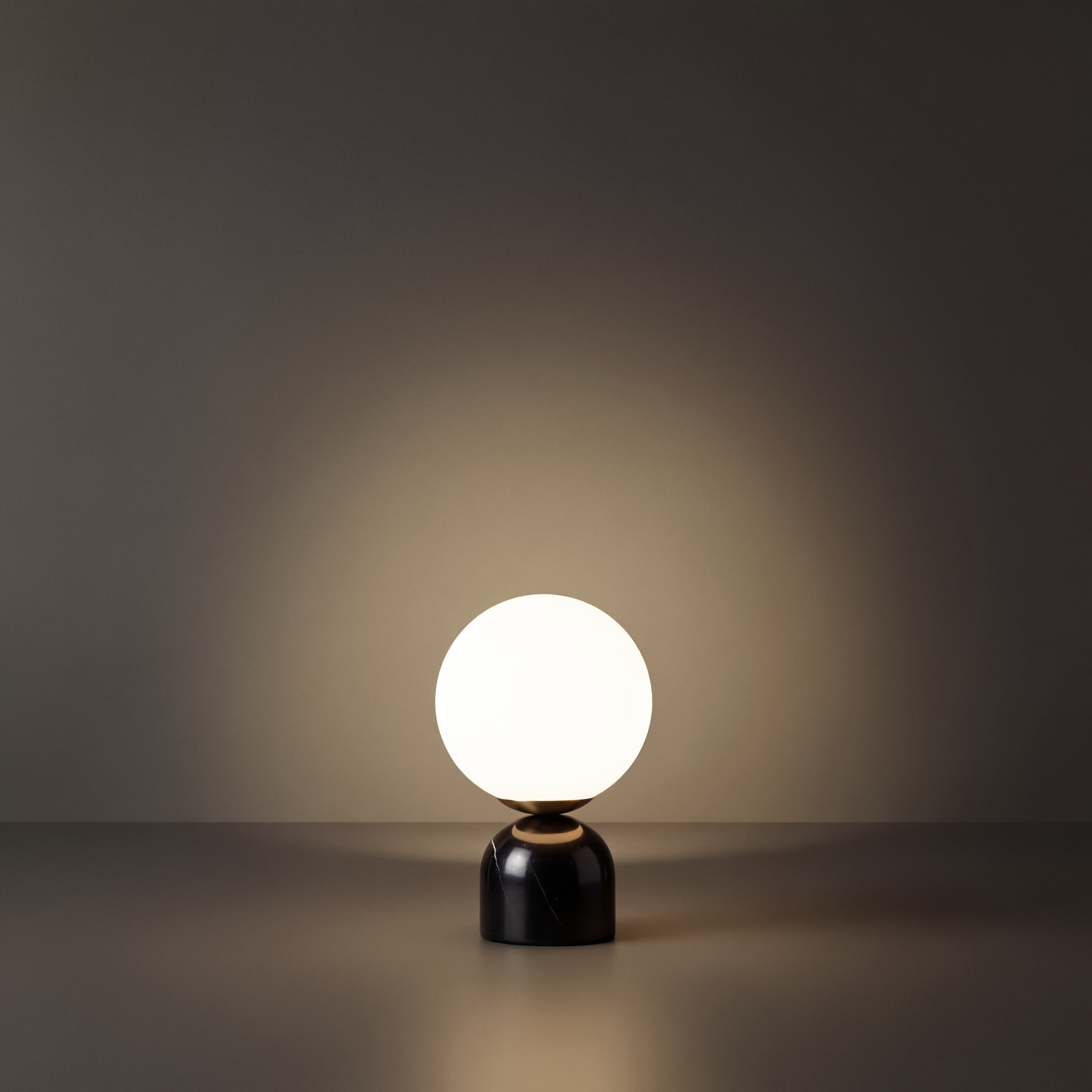 картинка Настольный светильник Freya FR5288TL-01B1 магазин pro-decor.kz являющийся официальным дистрибьютором в Казахстане картинка Настольный светильник Freya FR5288TL-01B1 от магазина pro-decor.kz